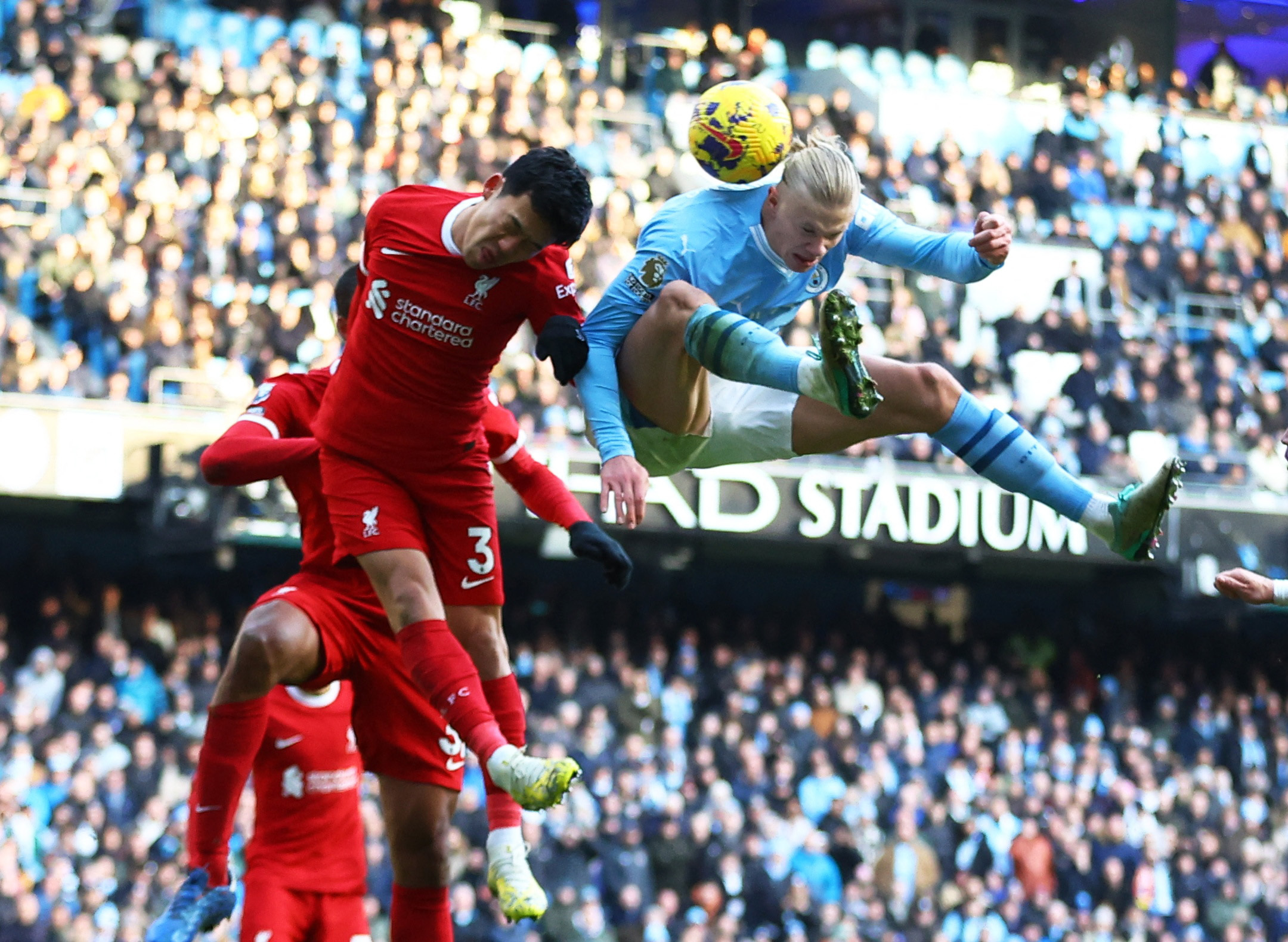 Sự giống nhau đến lạ kỳ giữa Man City vs Liverpool